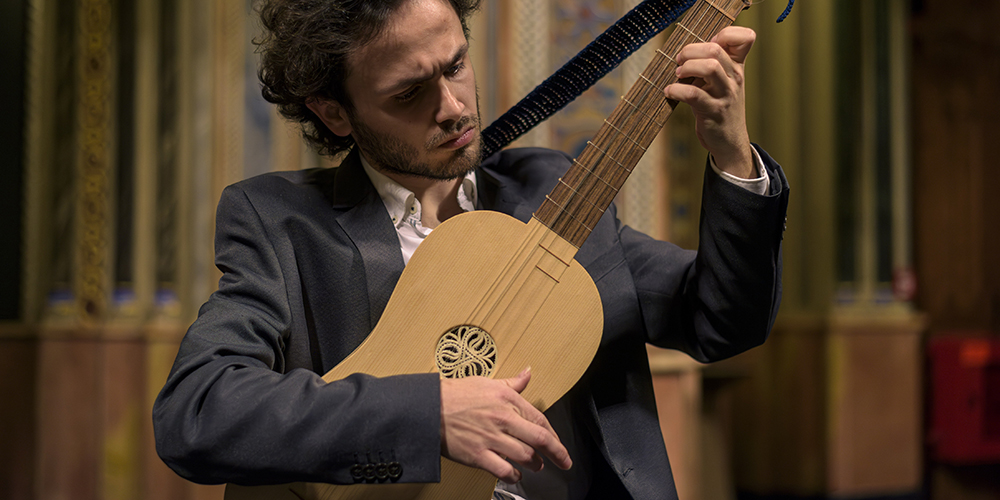 Escritorio de Lope de Vega. Foto Pedro Lopez Presentacin de disco A Pernas. Fotografía Joan Herrera Garcíaa